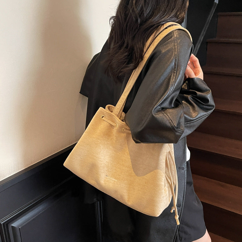 Women’s Retro Drawstring Large-Capacity Tote Bag
